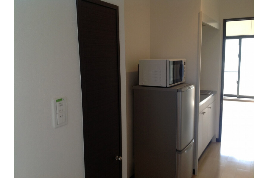 1K Apartment, Japan — image 6