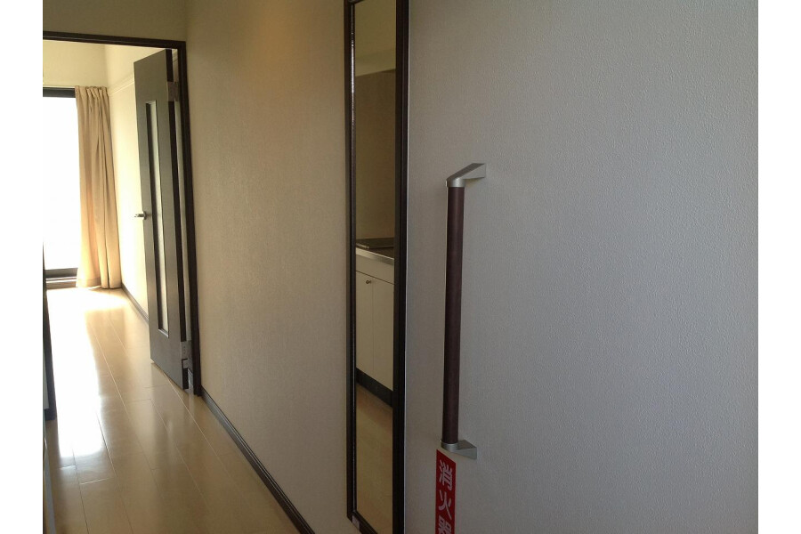 1K Apartment, Japan — image 10
