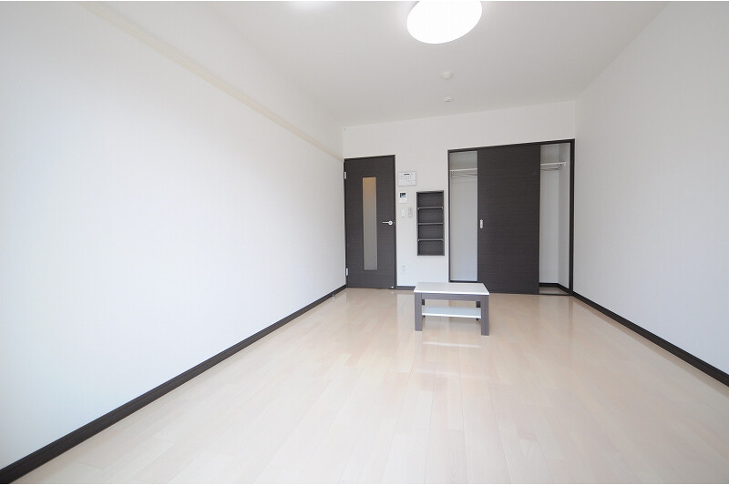 1K Apartment, Japan — image 8