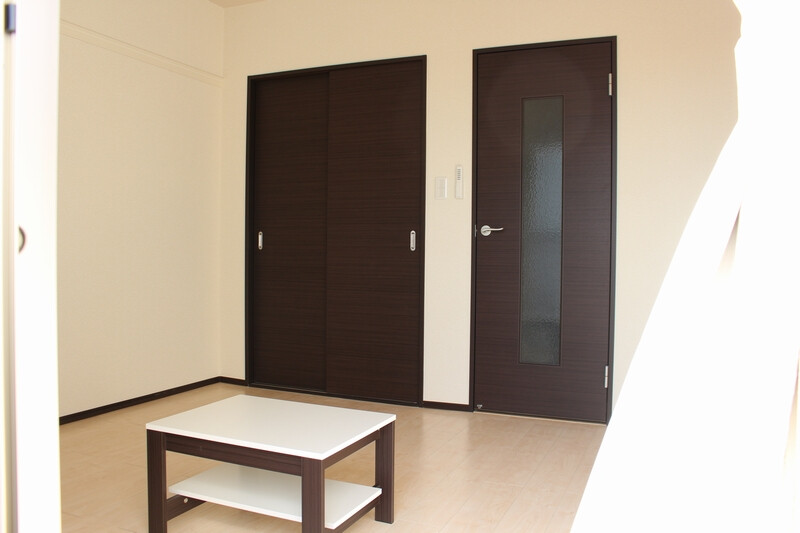 1K Apartment, Japan — image 3