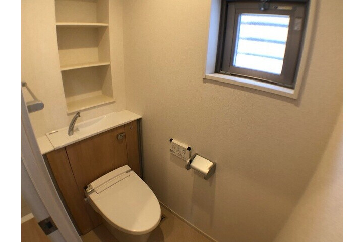 1K Apartment, Japan — image 9