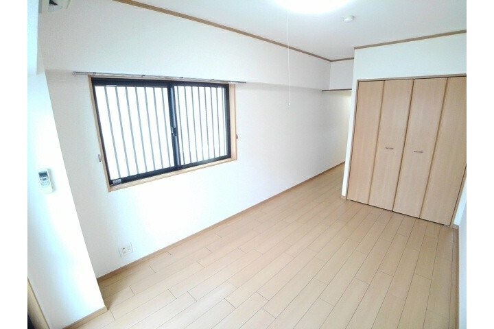1R Apartment, Japan — image 2