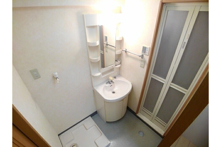 1R Apartment, Japan — image 4