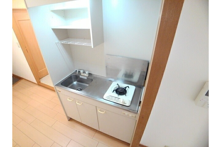 1R Apartment, Japan — image 6