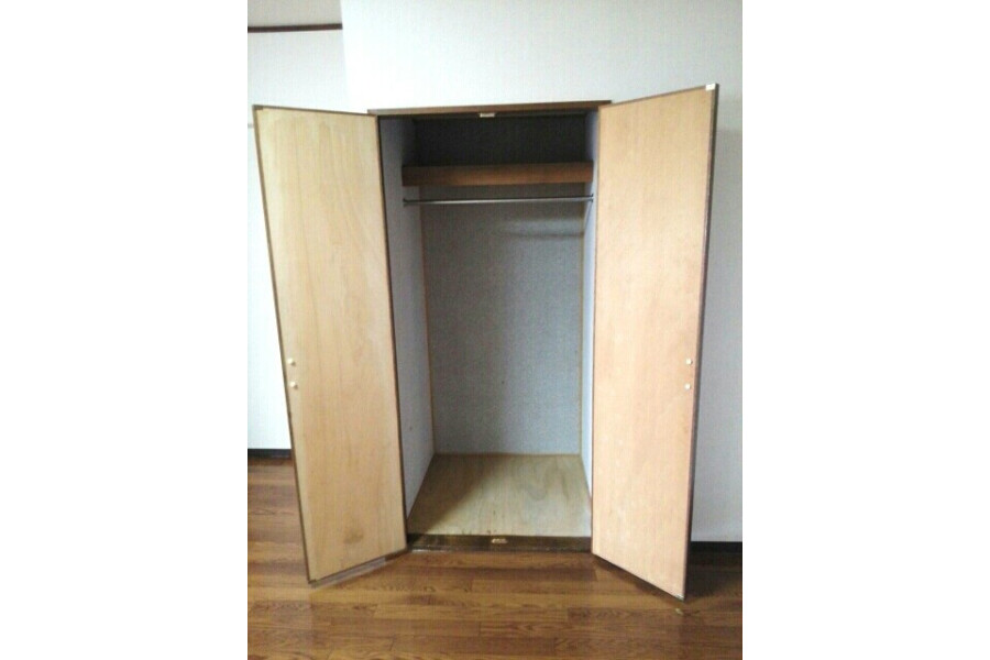 2LDK Apartment, Japan — image 3