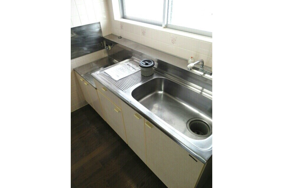 2LDK Apartment, Japan — image 5