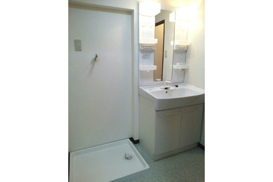 2LDK Apartment, Japan — image 6