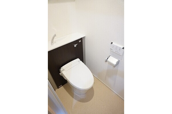 1K Apartment, Japan — image 7