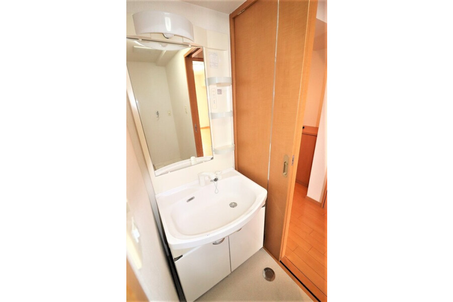 1LDK Apartment, Japan — image 8