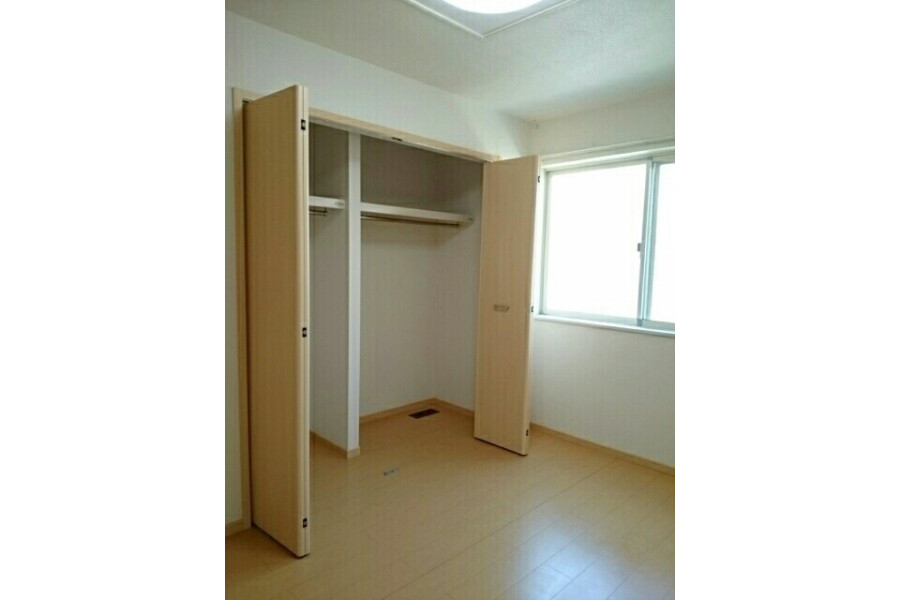 1LDK Apartment, Japan — image 2