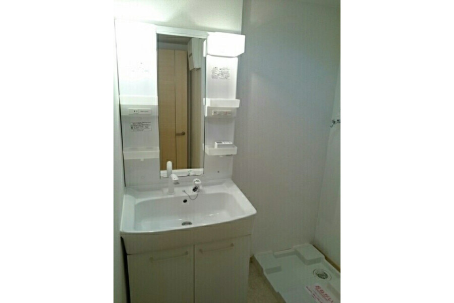 1LDK Apartment, Japan — image 8