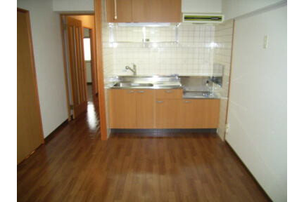 2DK Apartment, Japan — image 5