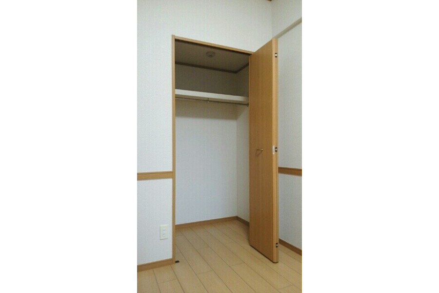 1LDK Apartment, Japan — image 2