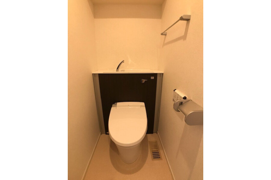 1LDK Apartment, Japan — image 8