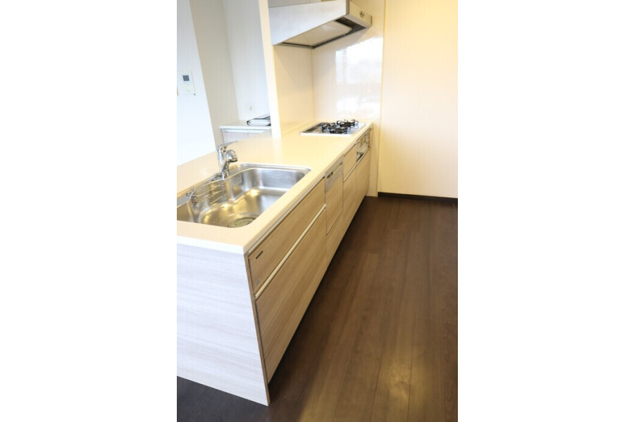 2LDK Apartment, Japan — image 5