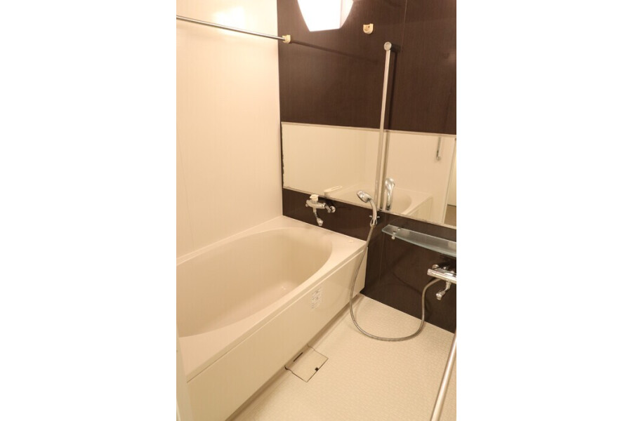 2LDK Apartment, Japan — image 7