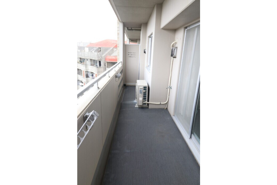 2LDK Apartment, Japan — image 10