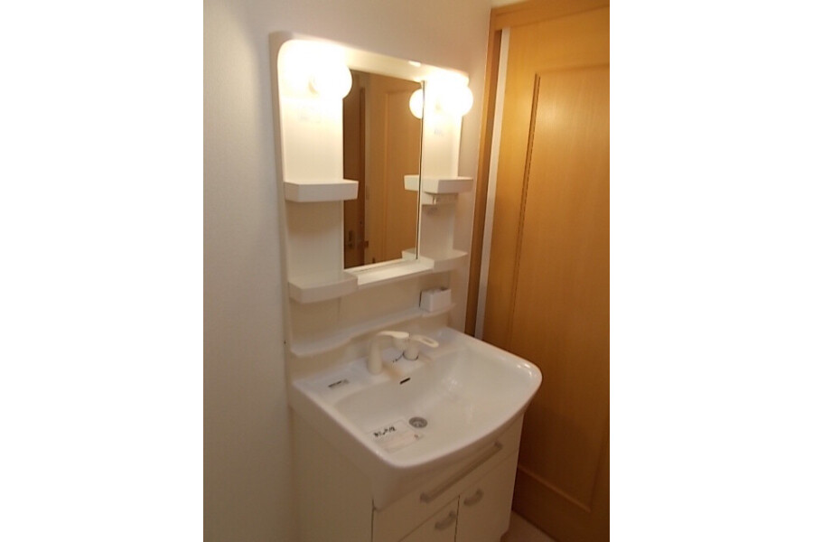 3LDK Apartment, Japan — image 7