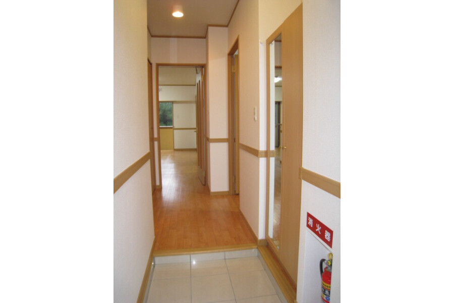 3LDK Apartment, Japan — image 10