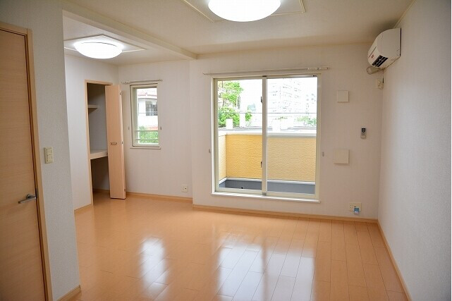 2LDK Apartment, Japan — image 5
