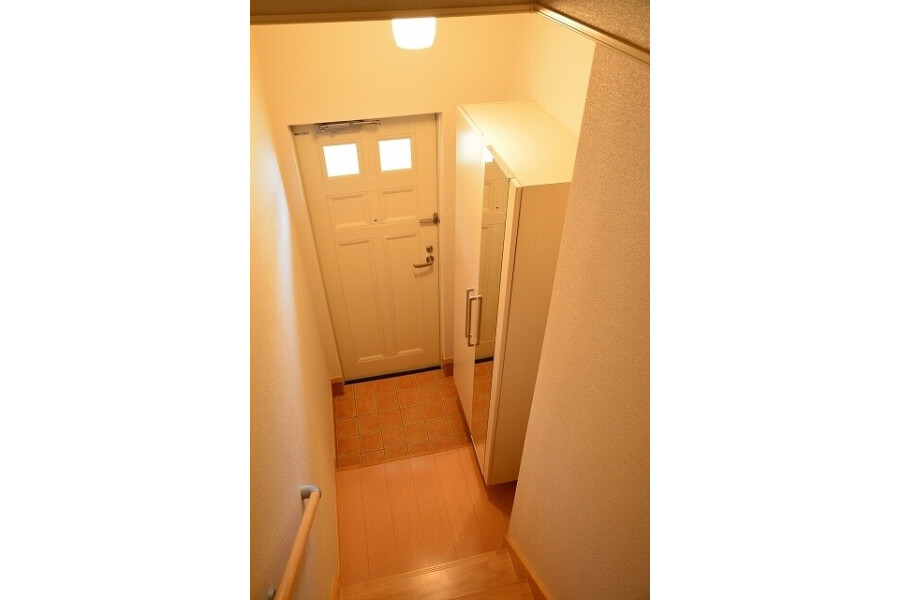 2LDK Apartment, Japan — image 11