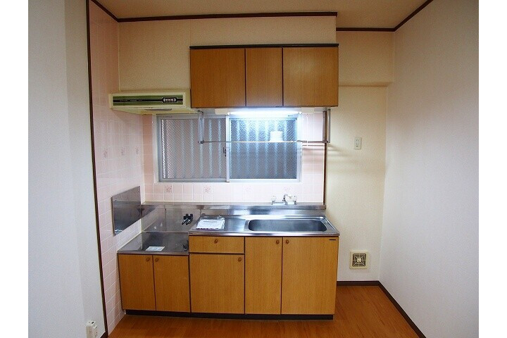 2LDK Apartment, Japan — image 2