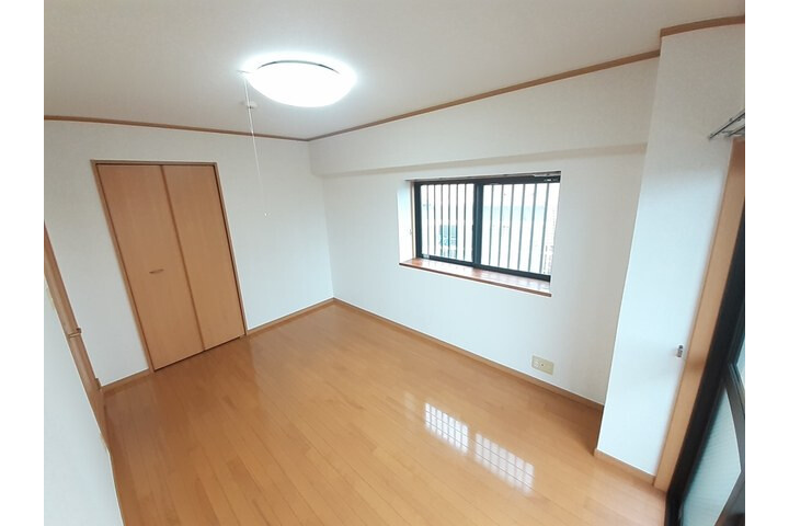 3LDK Apartment, Japan — image 2