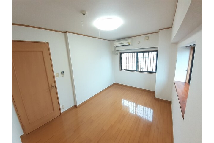3LDK Apartment, Japan — image 4