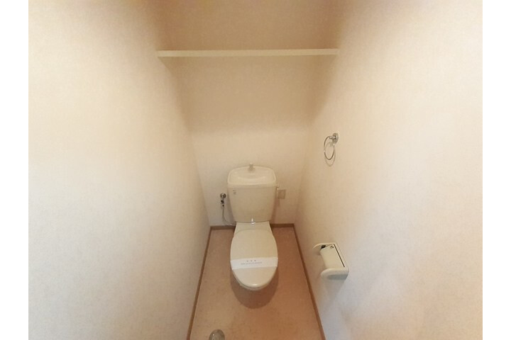 3LDK Apartment, Japan — image 8