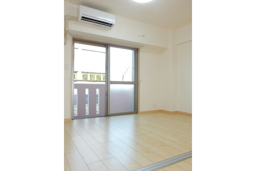 1DK Apartment, Japan — image 3