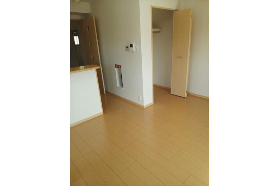 1R Apartment, Japan — image 4