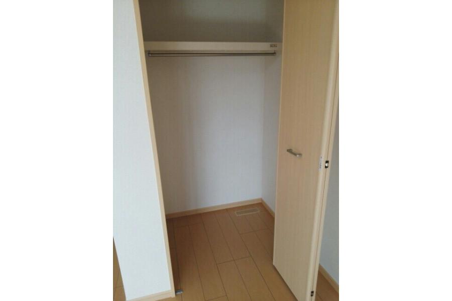 1R Apartment, Japan — image 5