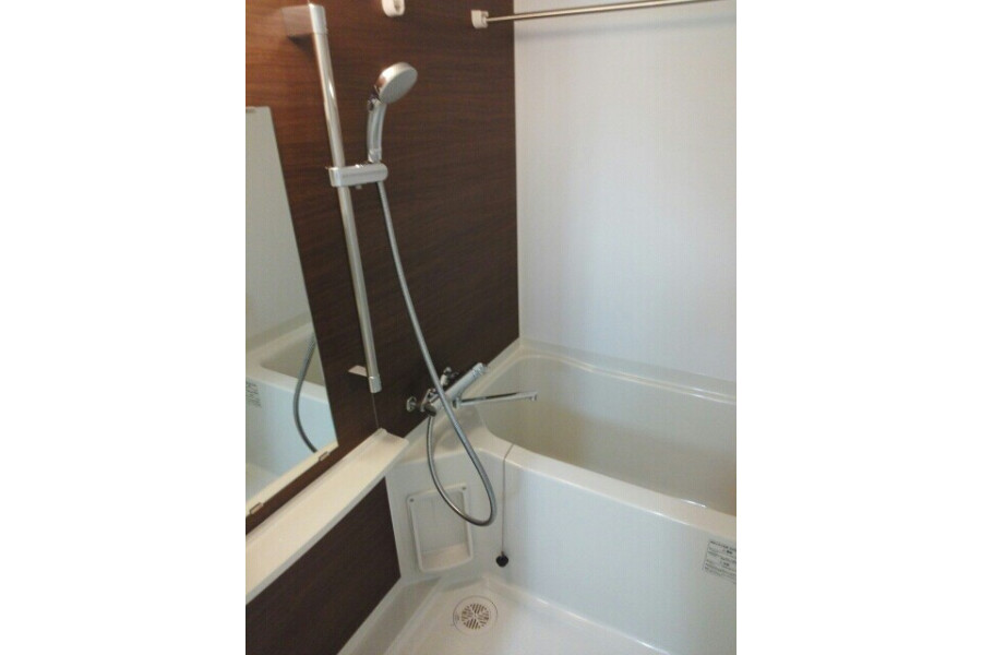 1R Apartment, Japan — image 10