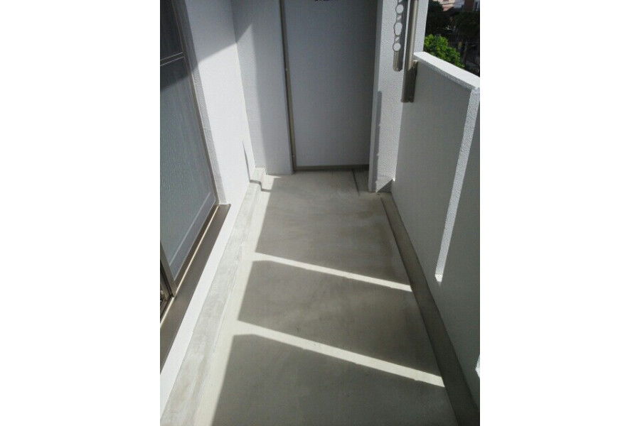 1R Apartment, Japan — image 13