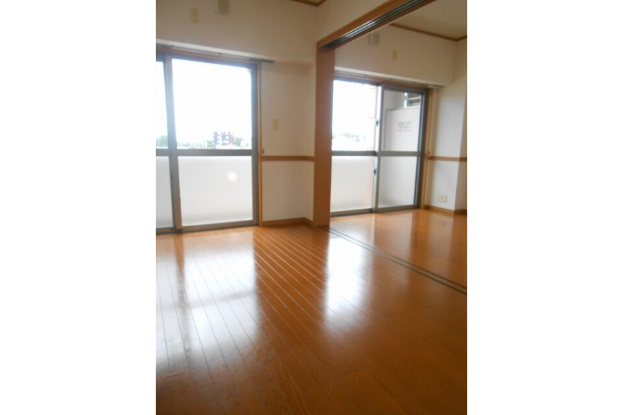 2DK Apartment, Japan — image 3