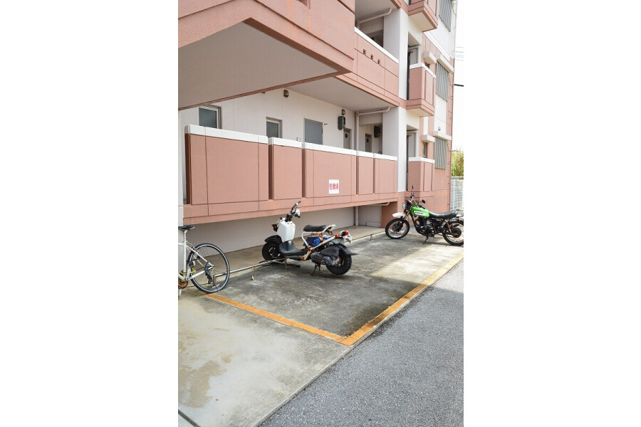 2DK Apartment, Japan — image 9
