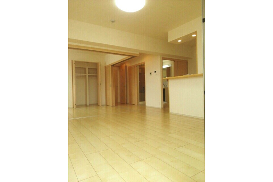 2LDK Apartment, Japan — image 2