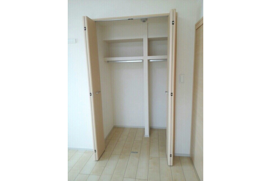 2LDK Apartment, Japan — image 3