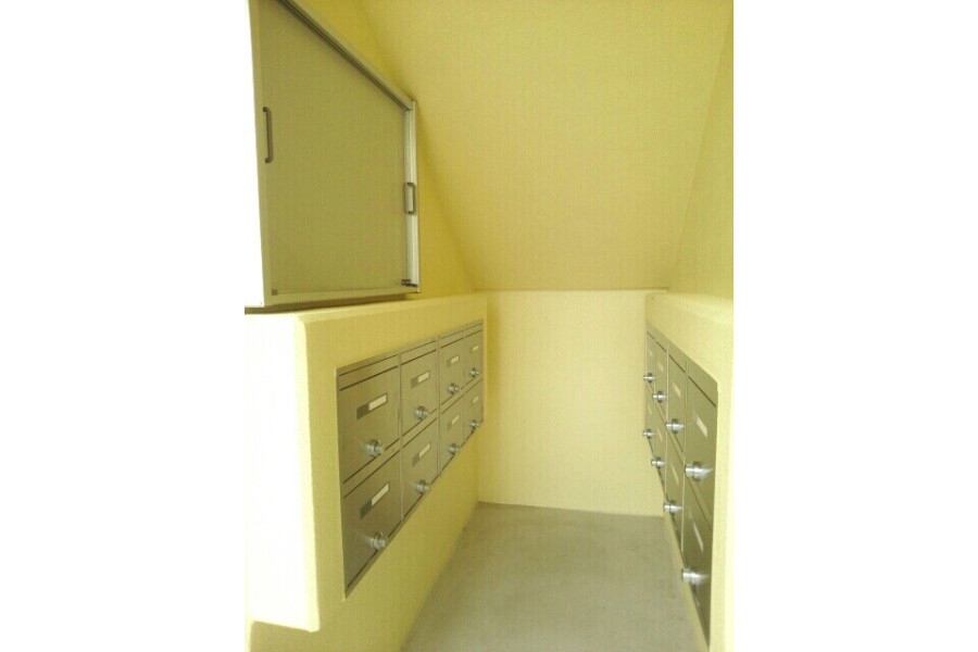 2LDK Apartment, Japan — image 13