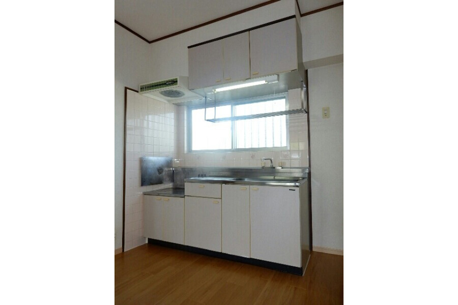 2LDK Apartment, Japan — image 6