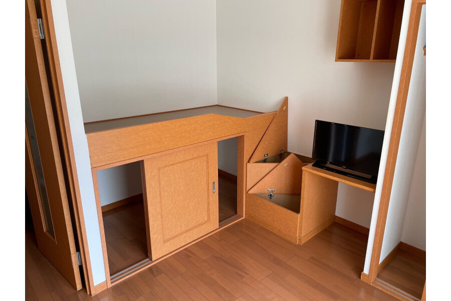 1K Apartment, Japan — image 5