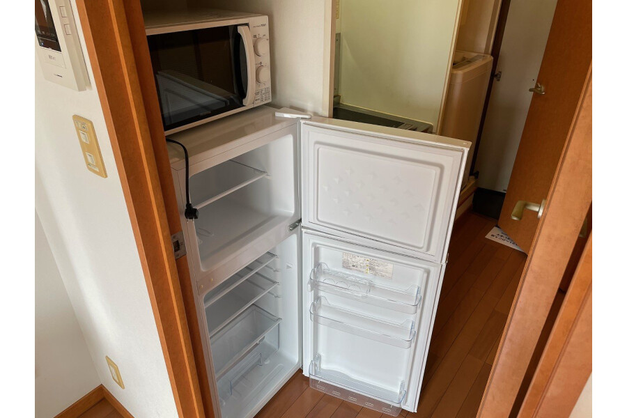 1K Apartment, Japan — image 7