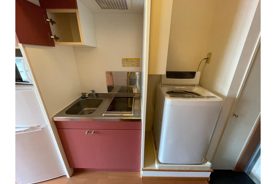 1K Apartment, Japan — image 8