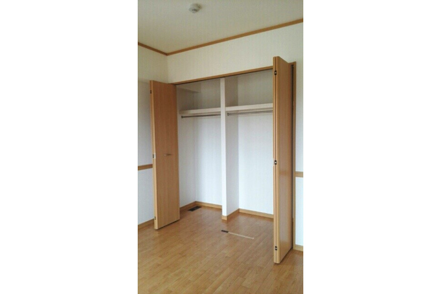 2LDK Apartment, Japan — image 3