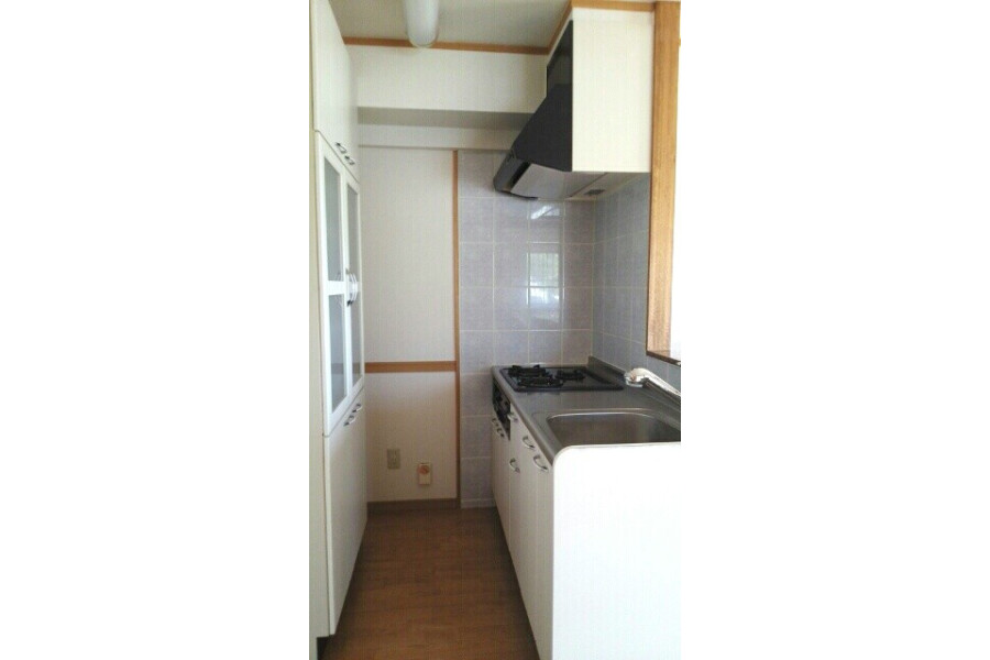 2LDK Apartment, Japan — image 4