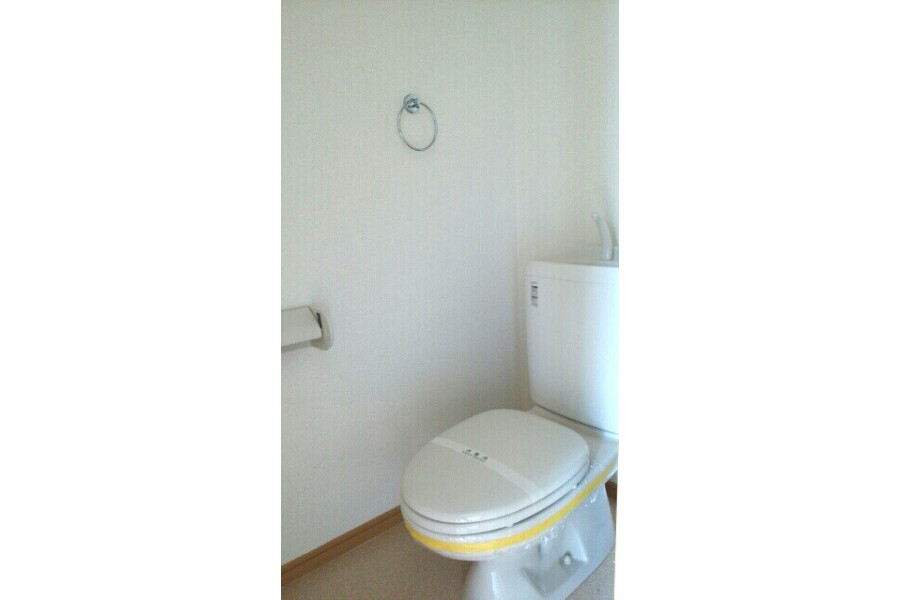 2LDK Apartment, Japan — image 6