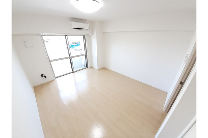 1K Apartment, Japan — image 3