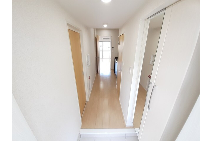 1K Apartment, Japan — image 9
