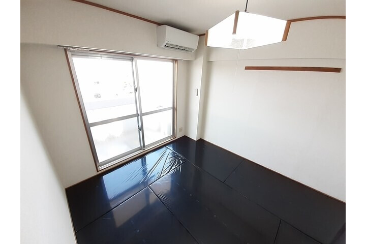 2DK Apartment, Japan — image 5