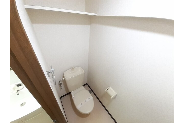 2DK Apartment, Japan — image 7